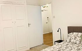 Cosy 2 Bedroom Apartment In Swiss Cottage.